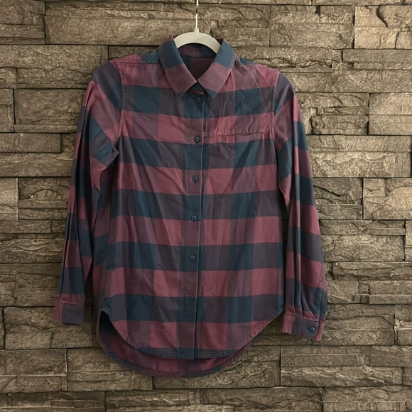 Lululemon woman purple and blue plaid shirt size 2 (XS). 100% flannel - Picture 1 of 3